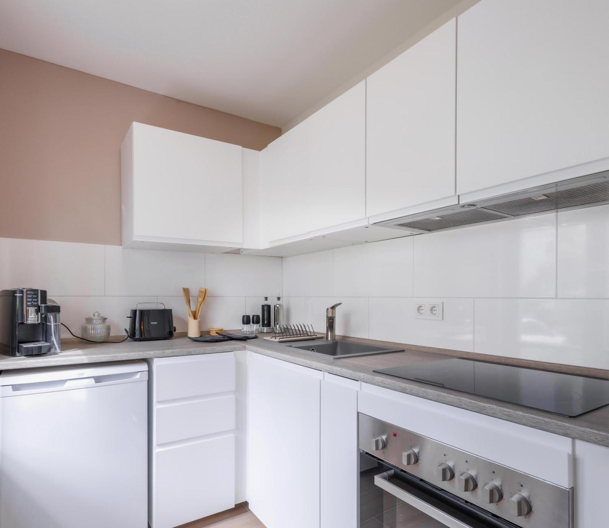 Schoene Wohnung Mit Terrasse Naehe Airport シェーネフェルト エクステリア 写真